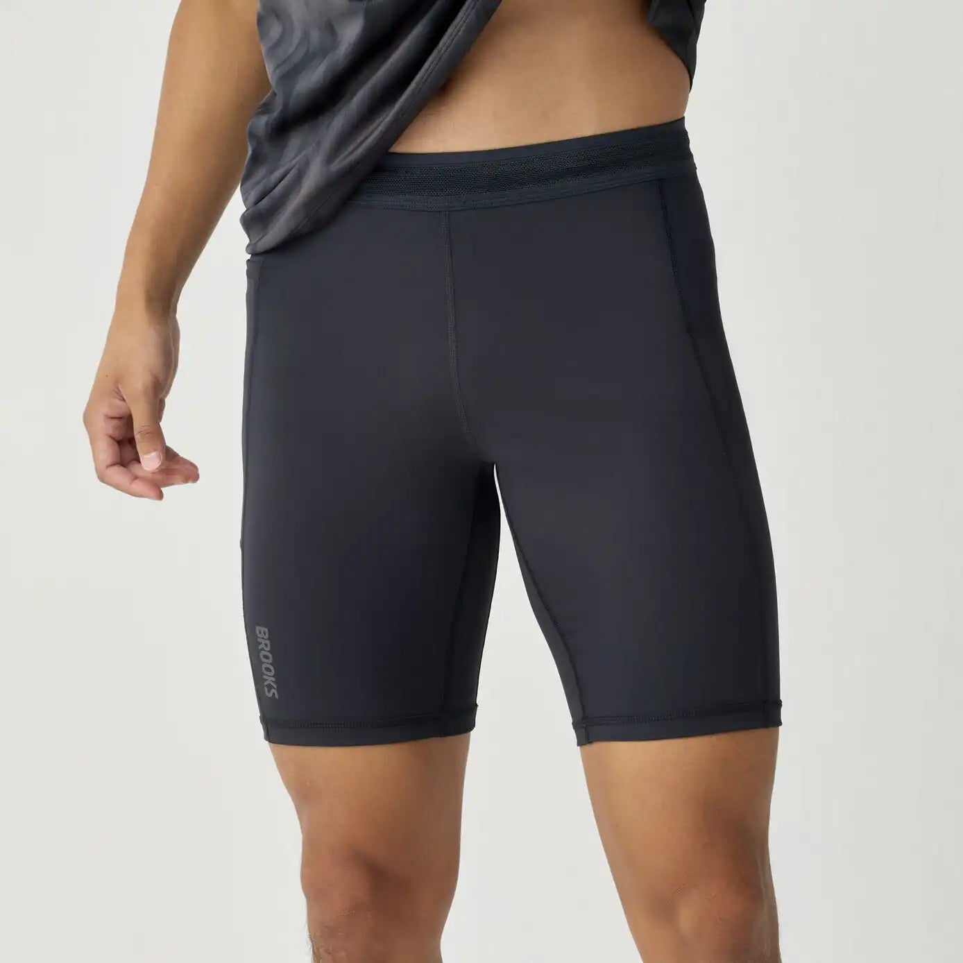 Dash Half Tight